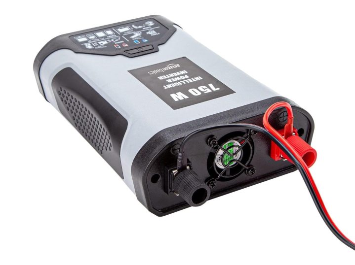 The Amazon Basics 750W power inverter.